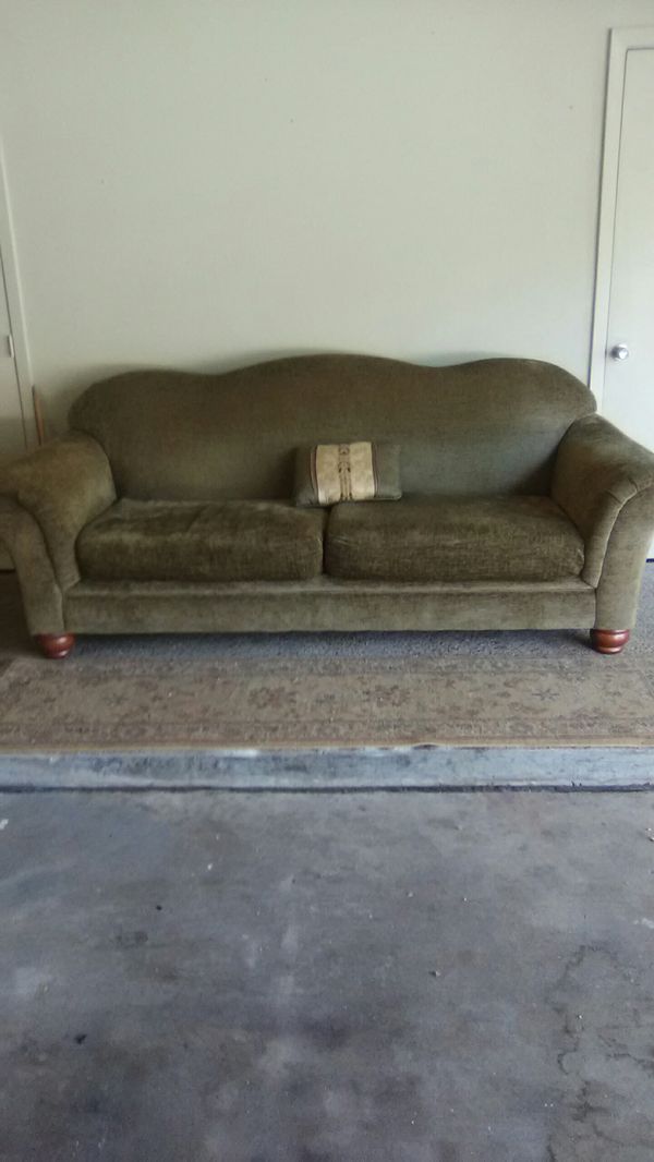 Dark Sage Green Chenille Sofa Will Throw In Carpet Front Of It 25 If You Come Pick Up Today For Dallas Tx Offerup