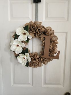 Burlap Margnolias Wreath (Personalize Wreath)