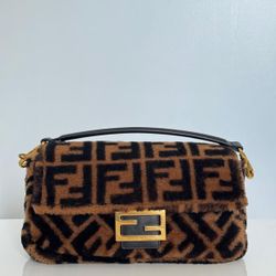 Fendi Shearling Vitello Dolce Macro FF 1974 Baguette in tobacco and black