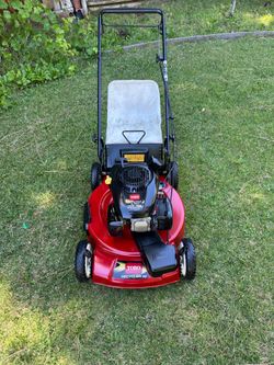 Toro 6.75 self propelled lawn mower with a Kholer Engine