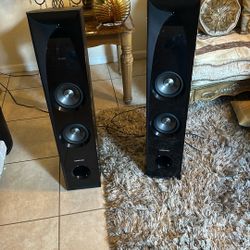 Very Nice Samsung Bluetooth Speaker With Am/fm Radio In Good Working Condition Come With Remote