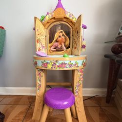Disney Tangled Princess Rapunzel Tower Vanity Playset Light Up and Sound New Toy