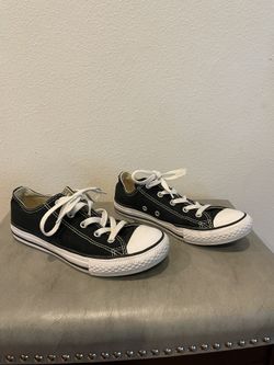 CHUCK TAYLOR ALL STAR SNEAKER  Youth Size 3 Youth