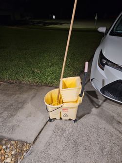 Rubbermaid mop and bucket new Mop head