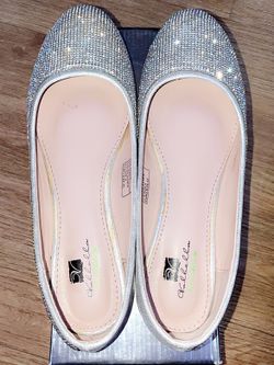 Shoes /Slippers/Sandals