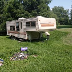 5th Wheel Camper