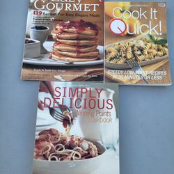Weight Watchers Lot of 3 items. Simply Delicious, Cook It Quick, Lazy Gourmet. Lot 12P
