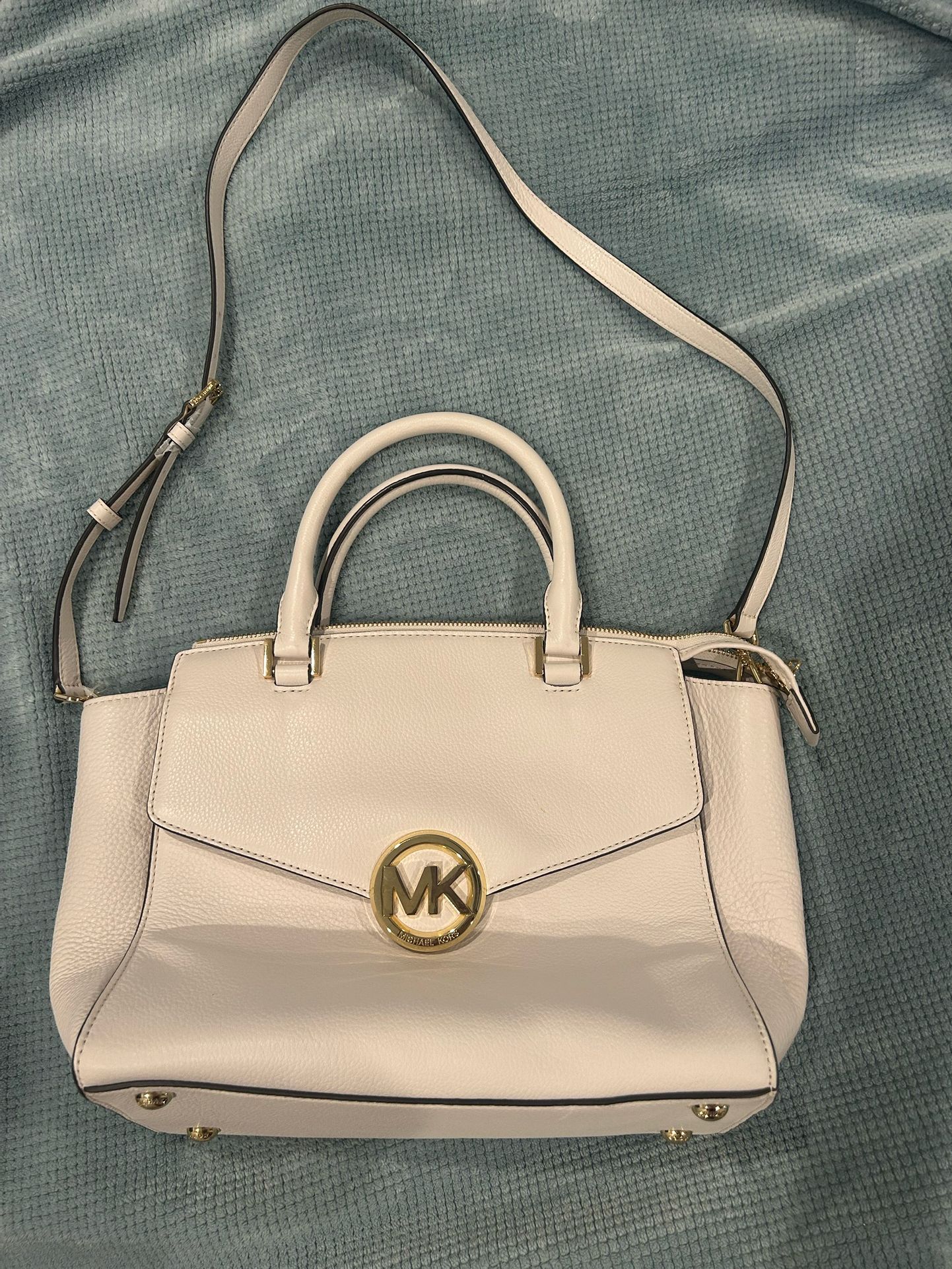 Micheal Kors purse