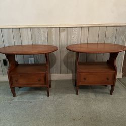 Vintage wooden nightstands /end tables, lamp tables