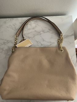 Michael Kors Tote Bag Jet Set Travel Large Carryall Tote Black Leather Gold  for Sale in Rancho Cucamonga, CA - OfferUp