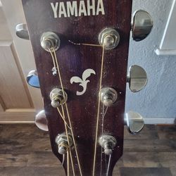 Yamaha Guitar 