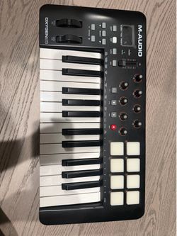 M-Audio Oxygen 25 Key USB MIDI Controller Keyboard 4th gen MKIV