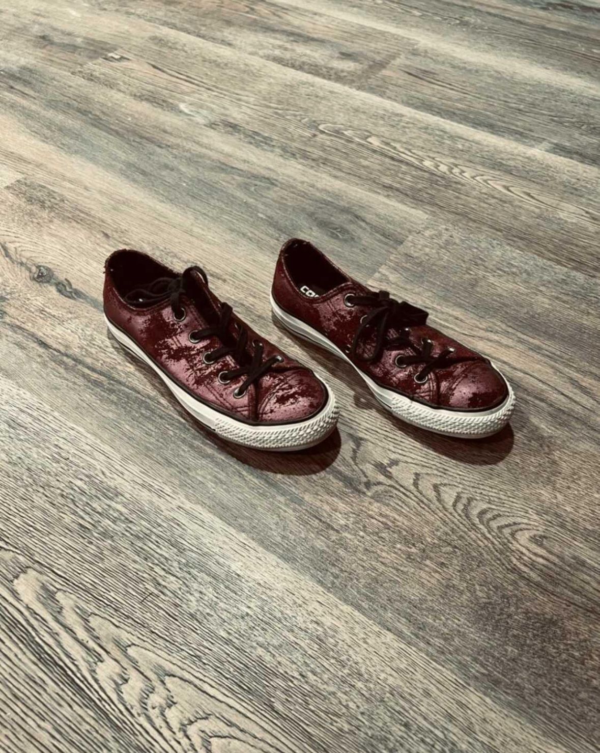 Like New Size 6 Maroon Distressed Converse