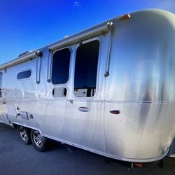 2017 AIRSTREAM SERENITY 30