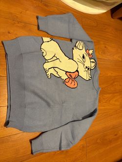 Woman sweater