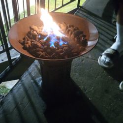 Table Top Fire Urn With 2 Propane Tanks 