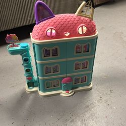 Gabby Cat Dollhouse With 6 Rooms Included