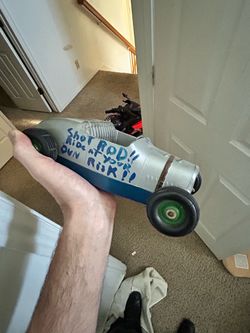 2 die cast cars