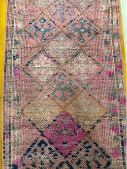 Pink 12’10 x 2’8 runner