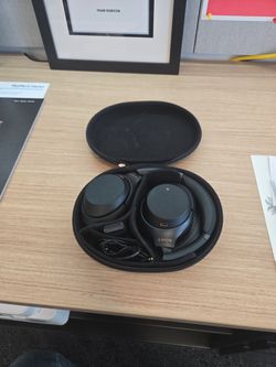 Sony WH1000XM3 Noise Cancelling Headphones