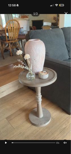 Round Wood Pedestal Accent Side Table