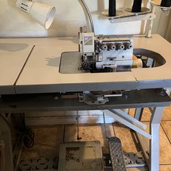 Maquina Overlock 4 hilos 700 Pegasus