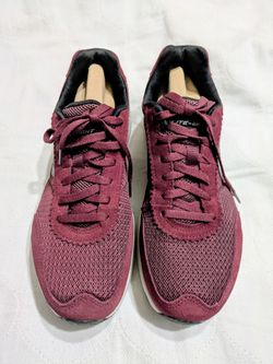 SKECHERS  GO  WALK MAX,  AIR COOLED,  SIZE 9