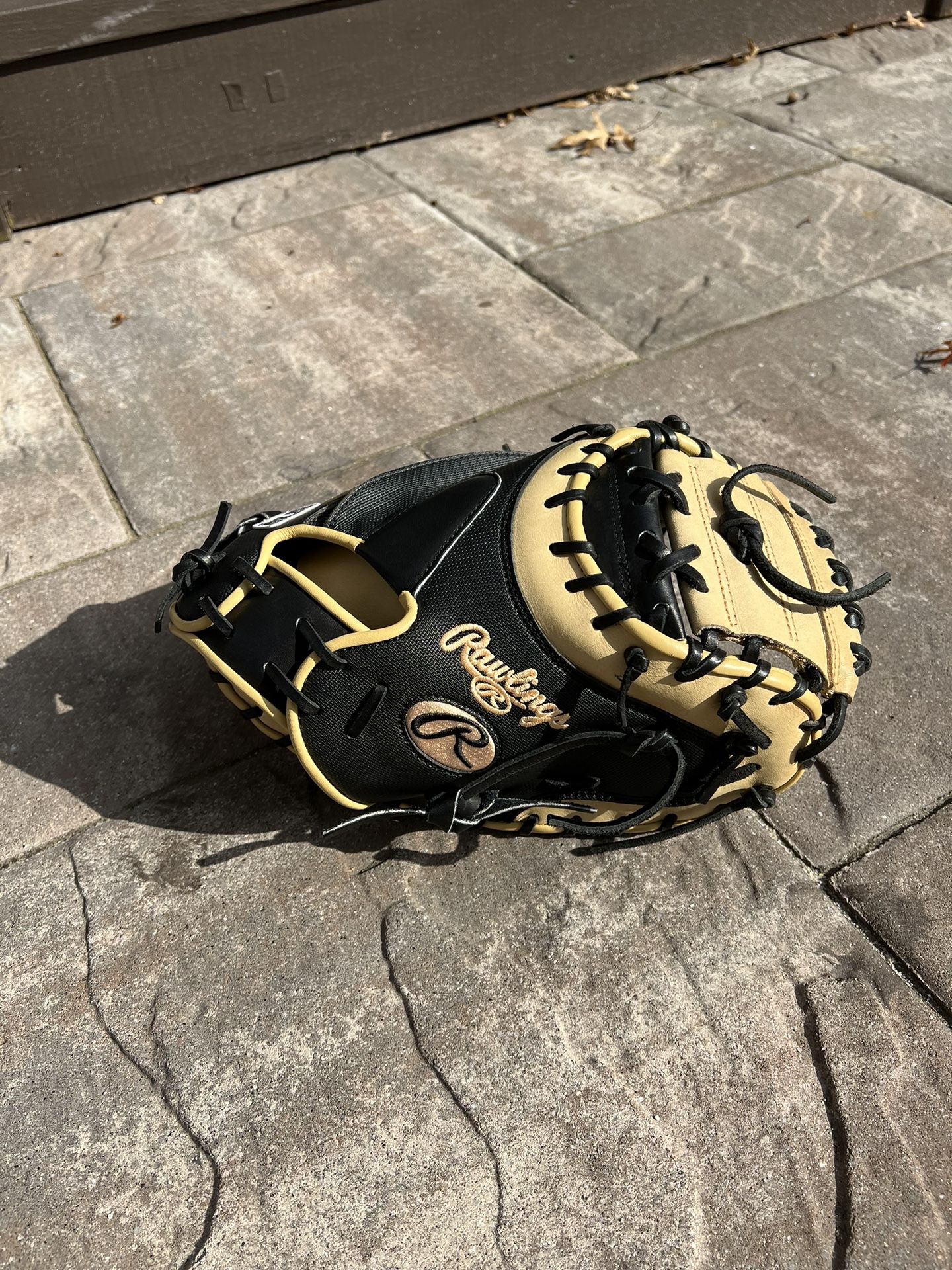 Rawlings Heart of the Hide Catchers Mitt