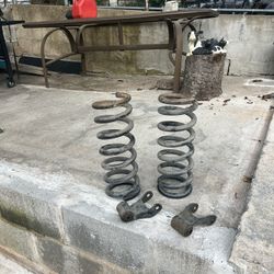 99-06 Silverado Stock Springs and Shackles