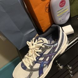 ASICS 