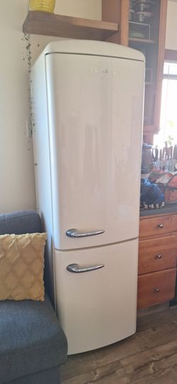 Chambers Retro Style Bottom Freezer Refrigerator