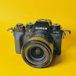 Fujifilm X-T4 w/ 16-50mm f/2.8-4.8