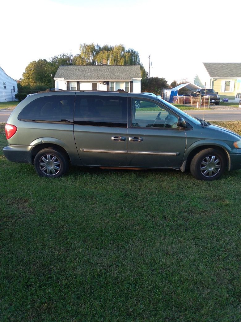 2006 Chrysler Town & Country