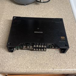 1600W Kenwood Amp