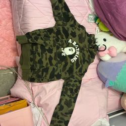 Medium Adults Bape Hoodie 