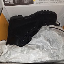 Black Timberland Womens  shoe