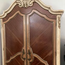 Antique Romweber Satinwood Amoire/2Matching Nightstands 