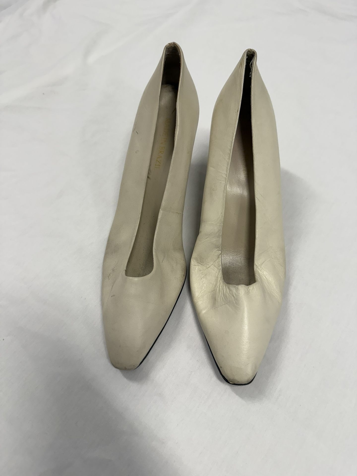 Vintage Leather Ivory Women's Shoes made in Brazil