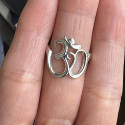 Om Ring  🕉️ 925 Sterling Silver 💍  (Size 8 )