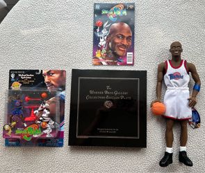 Lot of 4- Vintage 1996 MICHAEL JORDAN & Tunes Squad Collectibles FACTORY SEALED