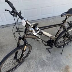 Fugi Hybrid Bicycle 