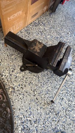 Bench vice