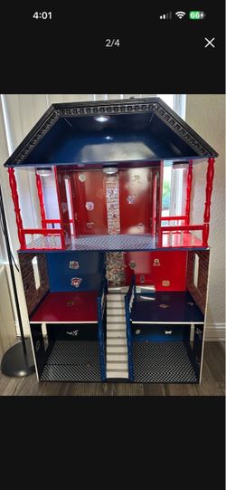 Superhero house