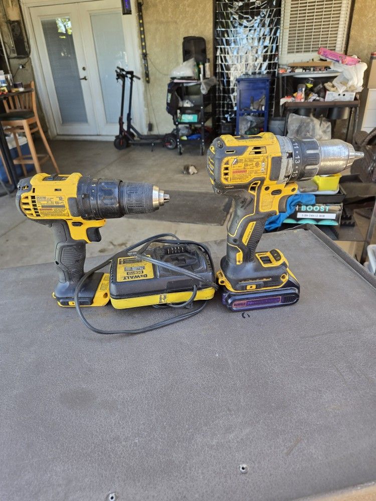 2 DEWALT DRILLS 20 VOLTS ONE BATTERY AND A CHARGER,All Products : American Fashion Style Bags On Sale