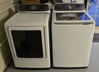 Samsung Gas washer and dryer set.