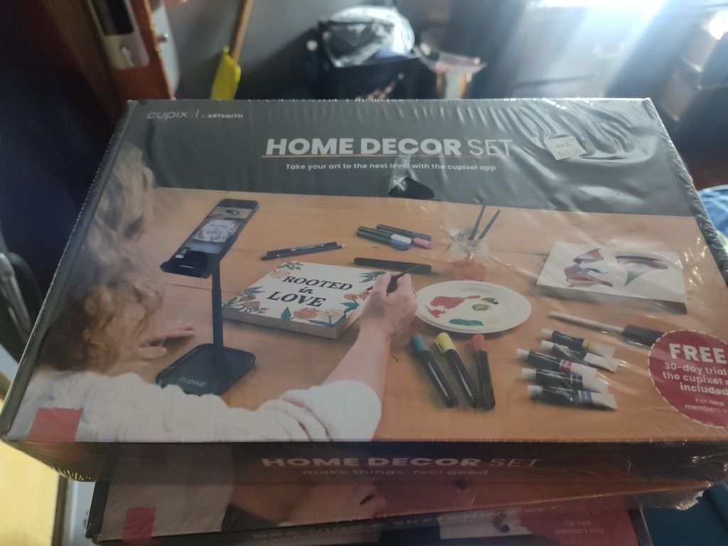 Cupixel x Artsmith Home Decor Set