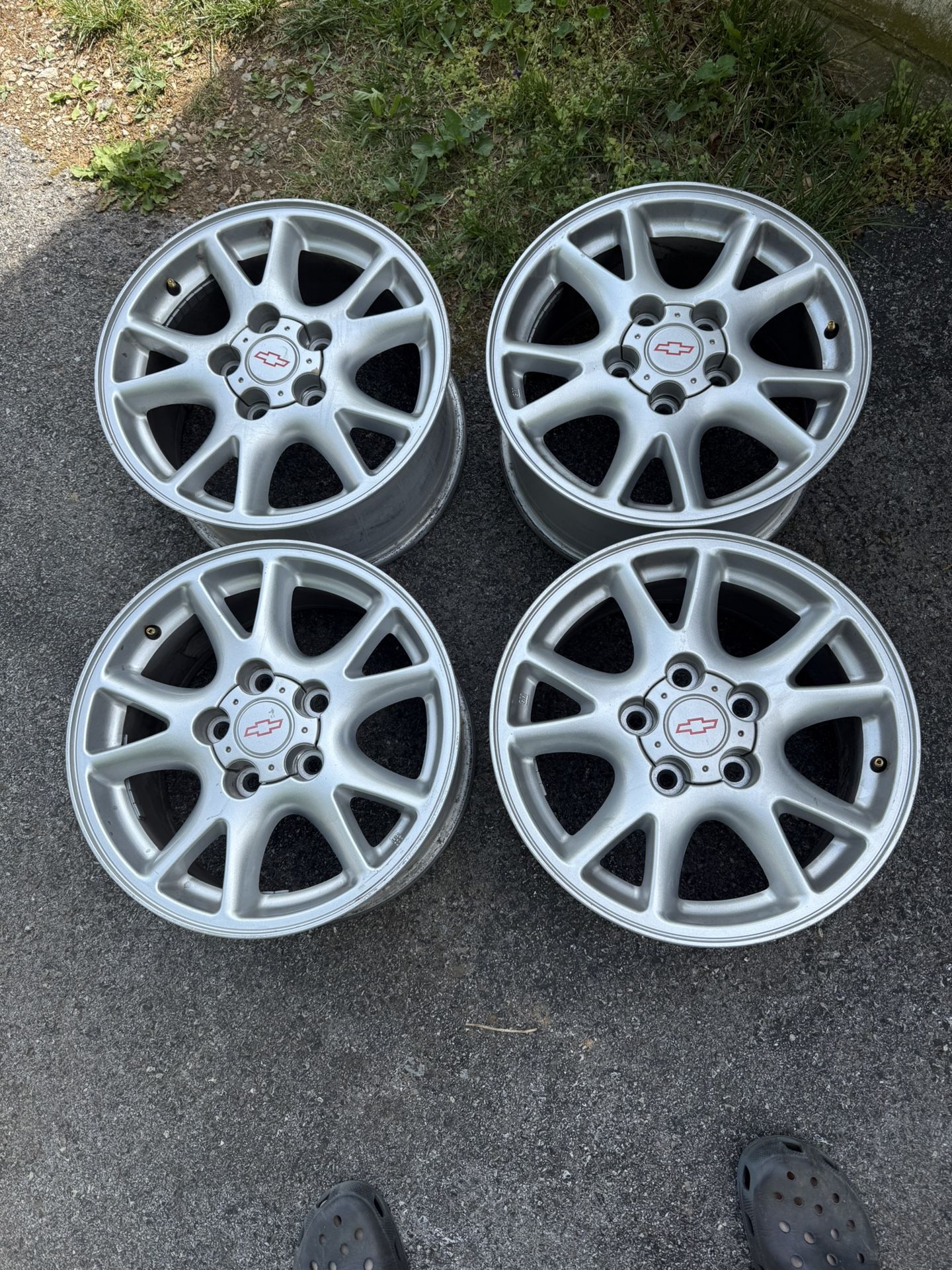 Set Of 4 16 Inch Chevy Wheels