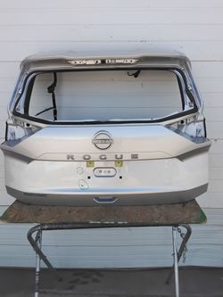 2021-2026 Nissan Rogue Rear Tailgate