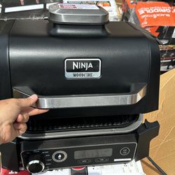 Ninja Woodfire 3-in-1 Outdoor Grill, Master Grill, BBQ Smoker, & Outdoor Air Fryer with Woodfire Technology,