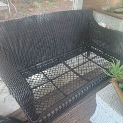 Wicker Sthle Couch